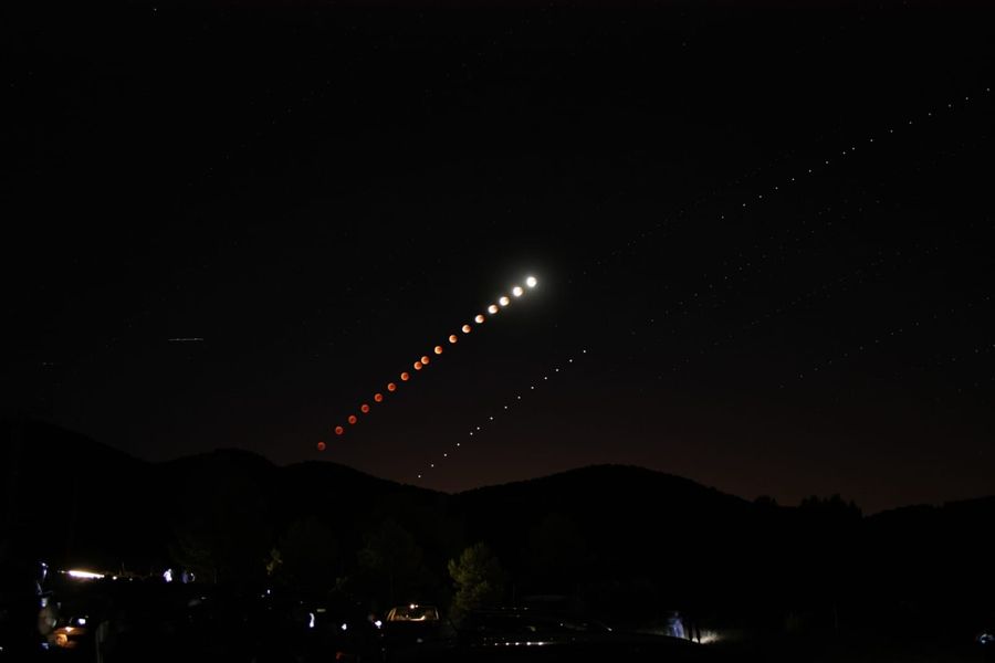 Fotografía de la actividad: Observación del eclipse con luna roja más largo del siglo XXI en el Xorret de Catí (6)