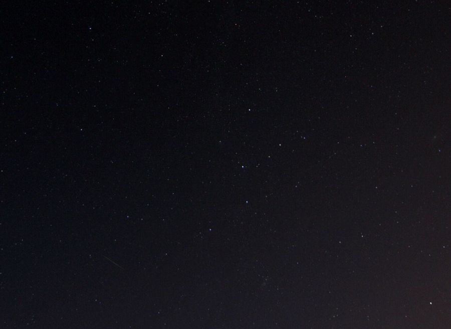 Fotografía de la actividad: Los Amigos de la Astronomía reúnen a más de 100 personas para observar las Perseidas. (3)