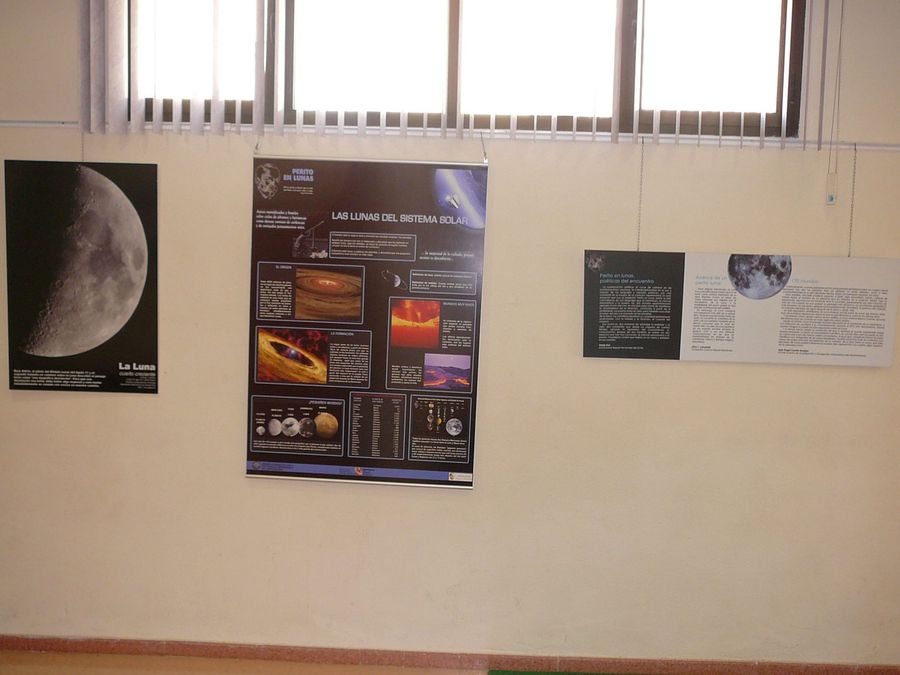 Fotografía de la actividad: Exposición: Perito en Lunas (1)