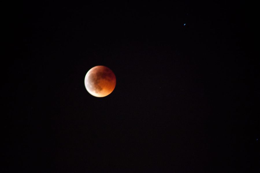 Fotografía de la actividad: Observación del Eclipse total de Luna del 15 de Junio de 2011 (9)