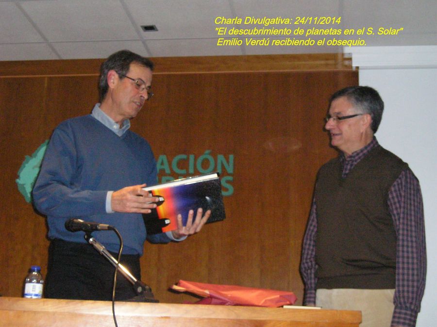 Fotografía de la actividad: Charla divulgativa, "El descubrimiento de planetas en el Sistema Solar" por Emilio Verdú (1)