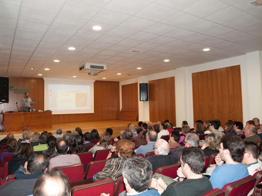 Fotografía de la actividad: Encuentros con la ciencia. Juan Senent (27)