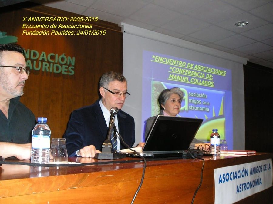 Fotografía de la actividad: Conferencia del astrofísico Manuel Collados. (1)