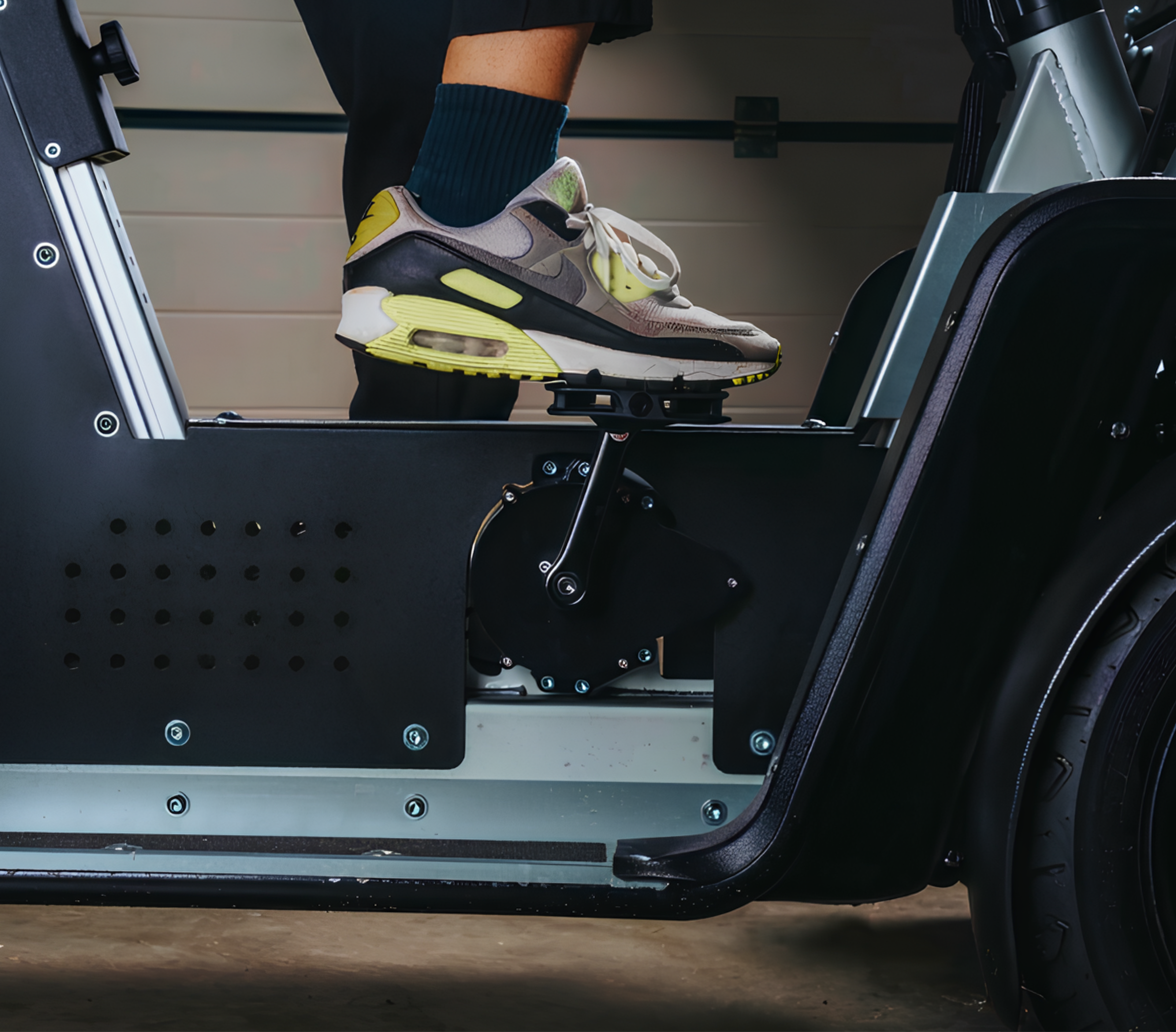 Homepage image Nike shoe and pedal