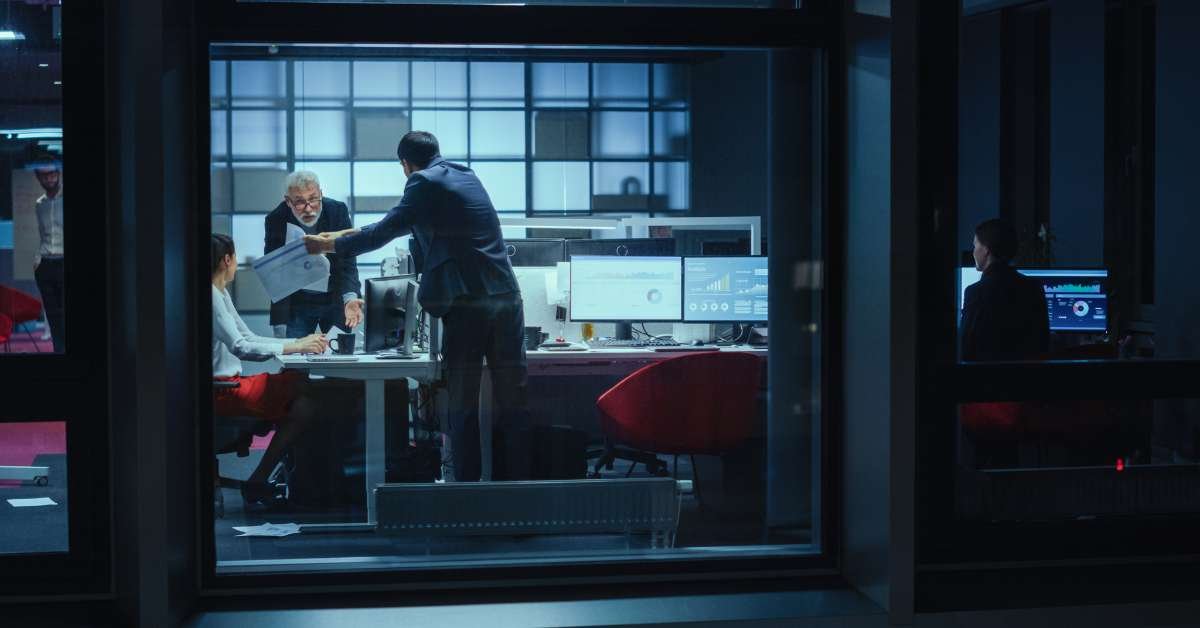 Hero image for the 'The Disconnect That’s Tanking Enterprise L&D ROI' post.