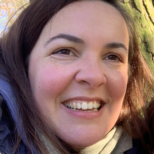 Gaëlle Geveaux headshot.