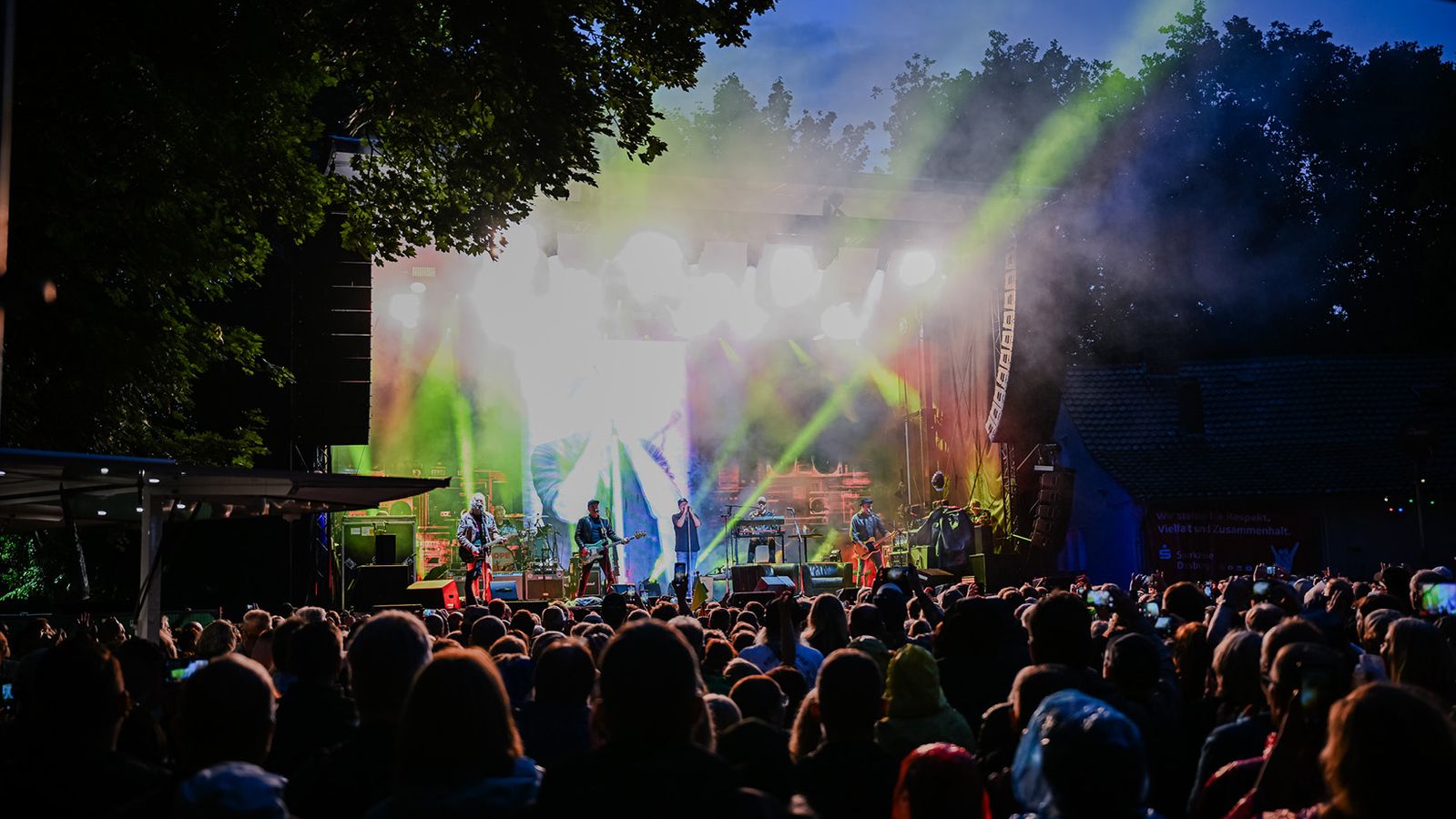 Fury in the Slaughterhouse Return to Meidericher Stadtpark with VietMoi HDL Line Array
