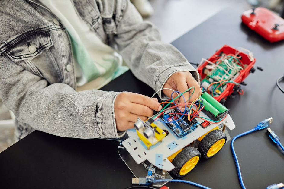 Kid Fixing Robot