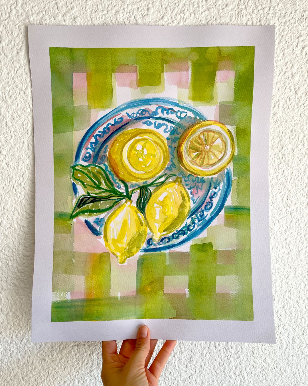 Limones sobre un plato