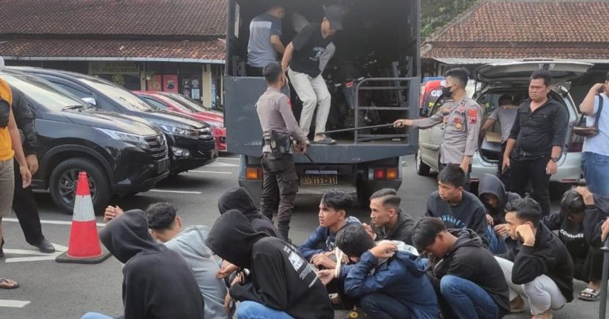 Ilustrasi artikel: Geng Motor Bercelurit Berulah di Sukabumi, 4 Orang Bersimbah Darah