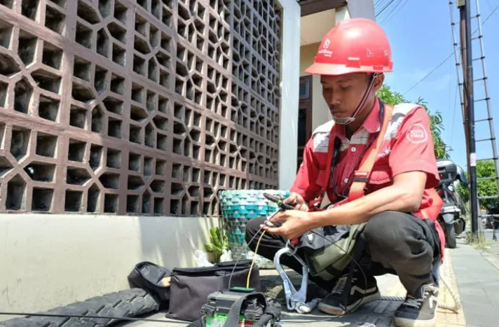 Tak Pulang,  Bermalam di Jalan hingga Kesurupan Kisah Penjaga Jaringan Telkom, 