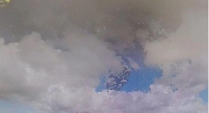 Gunung Raung erupsi sebanyak lima kali