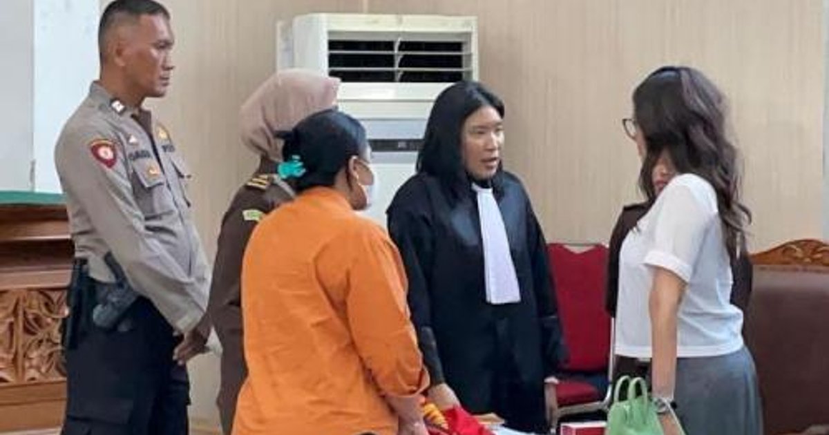 Ilustrasi artikel: nikita mirzani ribut disidang dengan jaksa