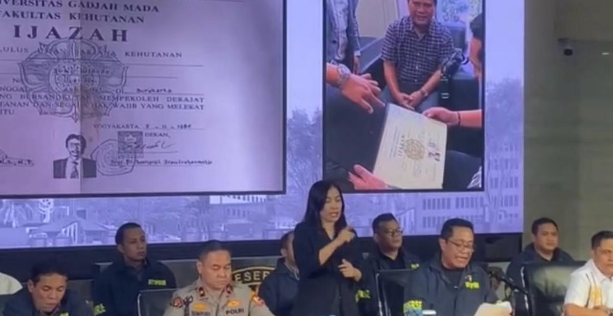9 Fakta Ijazah Jokowi Asli, Lulusan Fakultas Kehutanan UGM