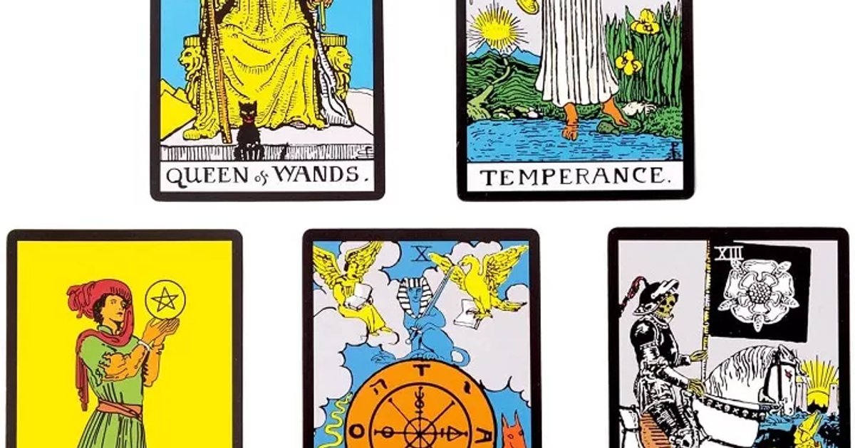 Ilustrasi artikel: kartu tarot media untuk paranormal