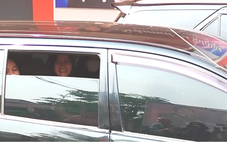 Senyum Sumringah Jessica Kumala Wongso Bebas Bersyarat dari Lapas Pondok Bambu