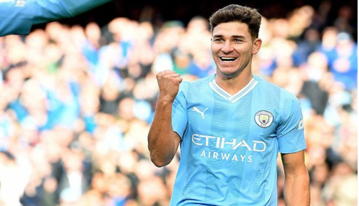 Ilustrasi artikel: Transfer Julian Alvarez Membuat Man City Untung Hingga Rp1,3 Triliun