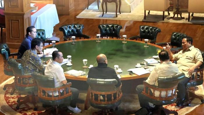 Prabowo Kumpulkan Menteri di Hambalang Bahas Strategi Perundingan Tarif RI–AS