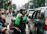 Viral: Driver Ojol Ngamuk di Lampu Merah Jadi Sorotan Netizen Hari Ini