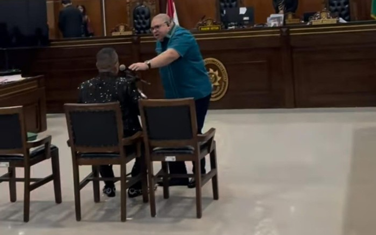 Ricuh di Persidangan! Razman Naik Meja Saat Debat Panas Lawan Tim Hotman