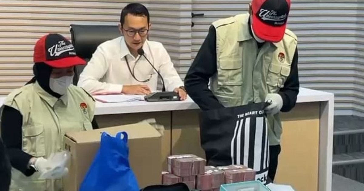 Ilustrasi artikel: Uang yang Disita KPK dari Kantor Pajak Jakut 8.000 Dolar Singapura