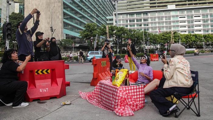 Sepinya Jalanan Saat Lebaran Disulap Jadi Spot Foto Kreatif Warga