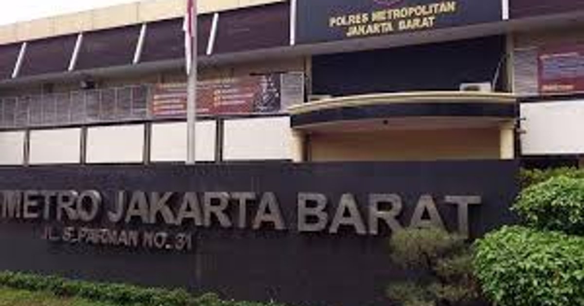 Ilustrasi artikel: Polisi Selidiki Viral Pria Diduga Gendong Mayat di Jakarta Barat