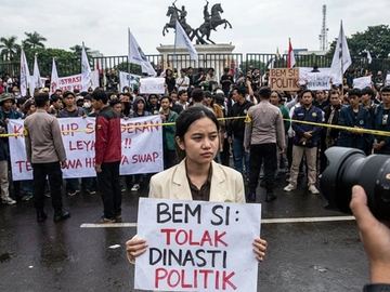 Demo di Patung Kuda: Aksi Viral hingga Manuver Jokowi