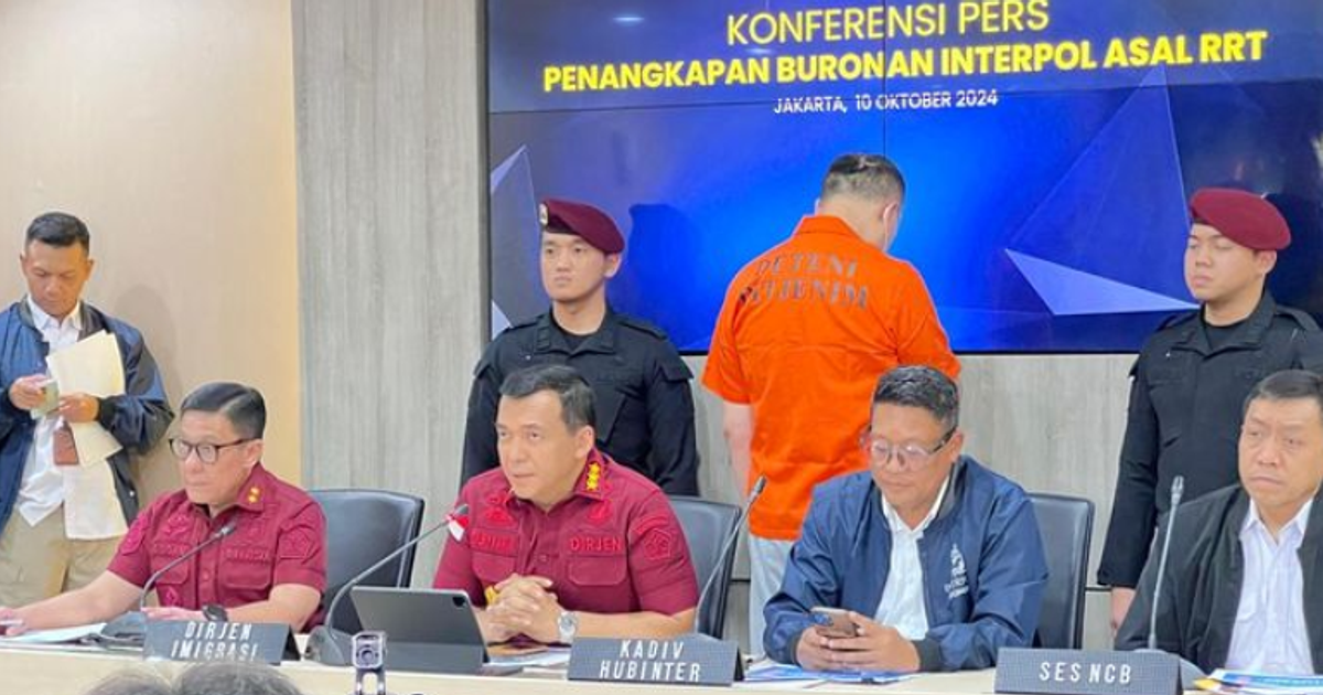 Ilustrasi artikel: Petugas Imigrasi Bandara Internasional Ngurah Rai berhasil menangkap LQ Buron Interpol Asal Tiongkok…