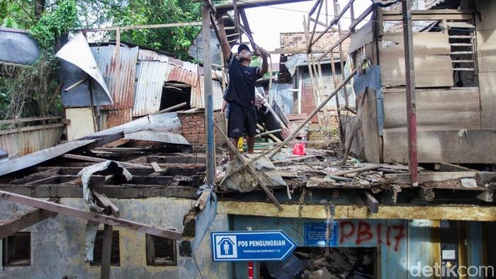 Penertiban Bangunan di Bantaran Ciliwung Demi Percepatan Normalisasi Sungai