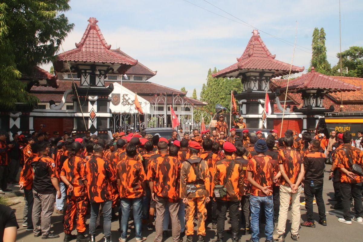 Ormas Dilarang Pakai Seragam Mirip TNI-Polri, Pemuda Pancasila: Mana Ada Tentara Oranye?