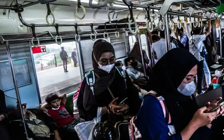 Pelecahan Seksual di KRL Bisa Diblacklist