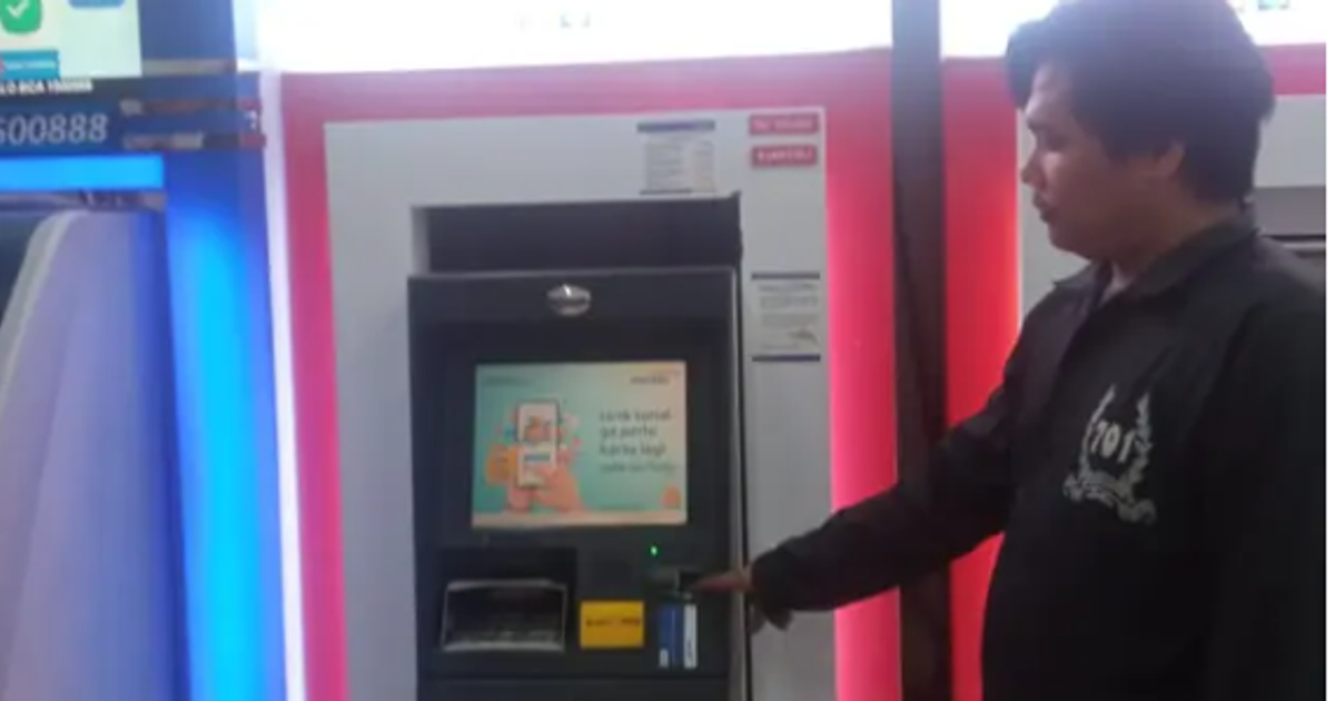 Ilustrasi artikel: Modus Ganjal ATM di Rest Area, Pria Ini Kehilangan Ratusan Juta