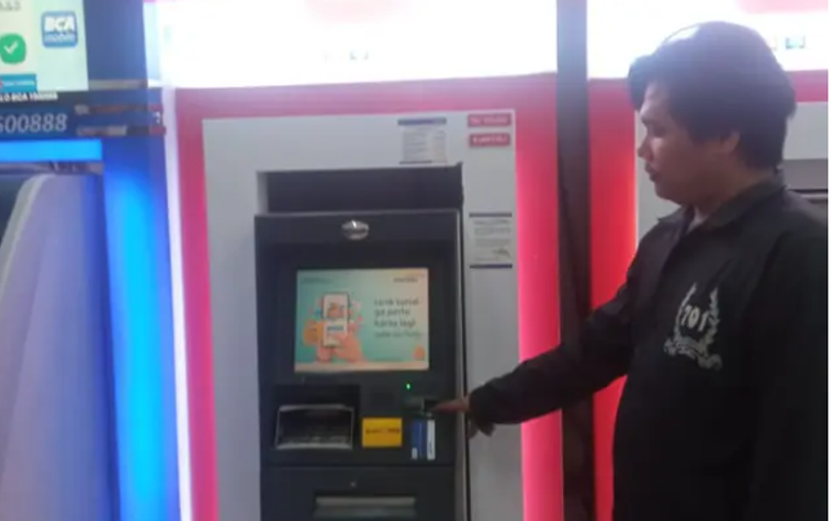 Modus Ganjal ATM di Rest Area, Pria Ini Kehilangan Ratusan Juta