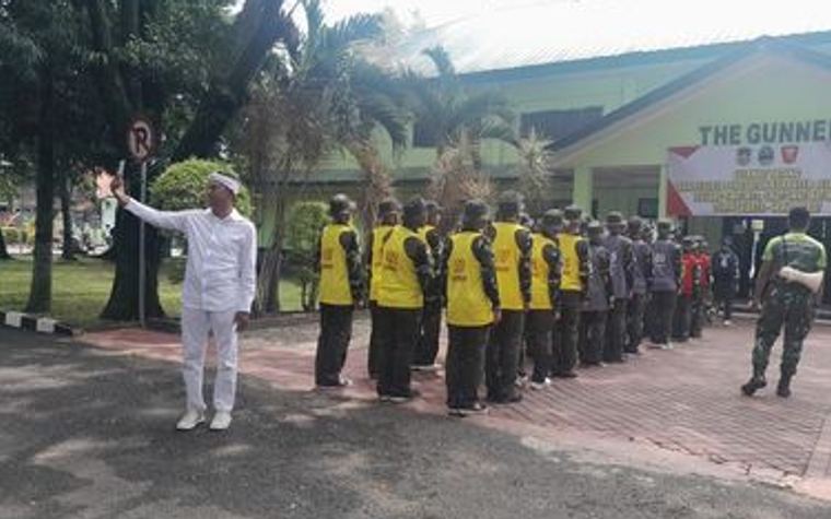 dedi mulyadi bawa anak nakal pelajar ke barak militer