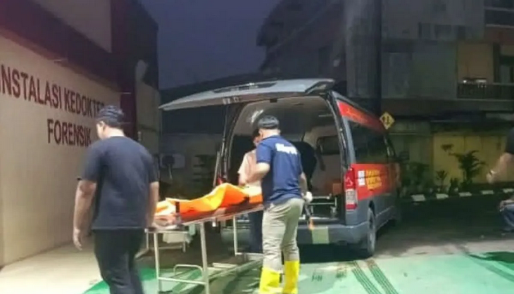 Satu kantong jenazah korban kebakaran Glodok Plaza tiba di RS Polri