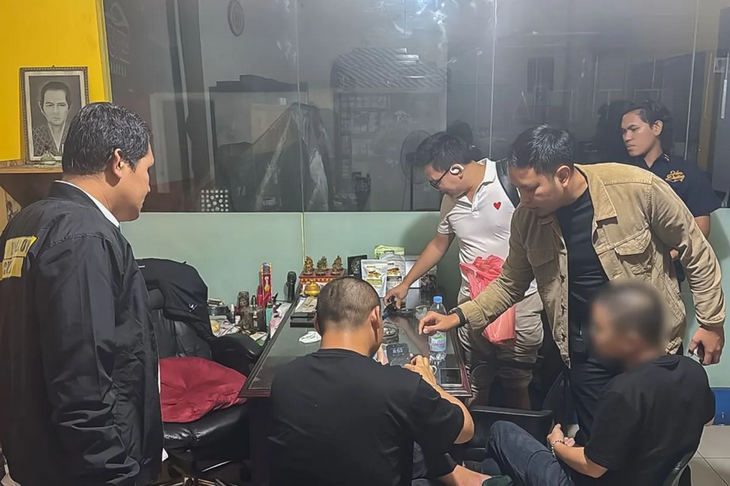 Imigrasi amankan dua WNA China sebar konten selipkan uang di paspor