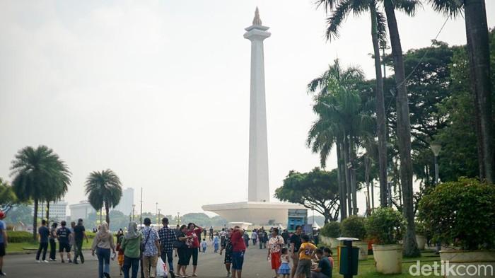 Monas Tetap Jadi Favorit, Warga Nikmati Libur Usai Lebaran di Jakarta