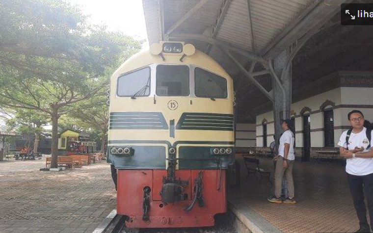 Mistisnya Stasiun Ambarawa Di Semarang