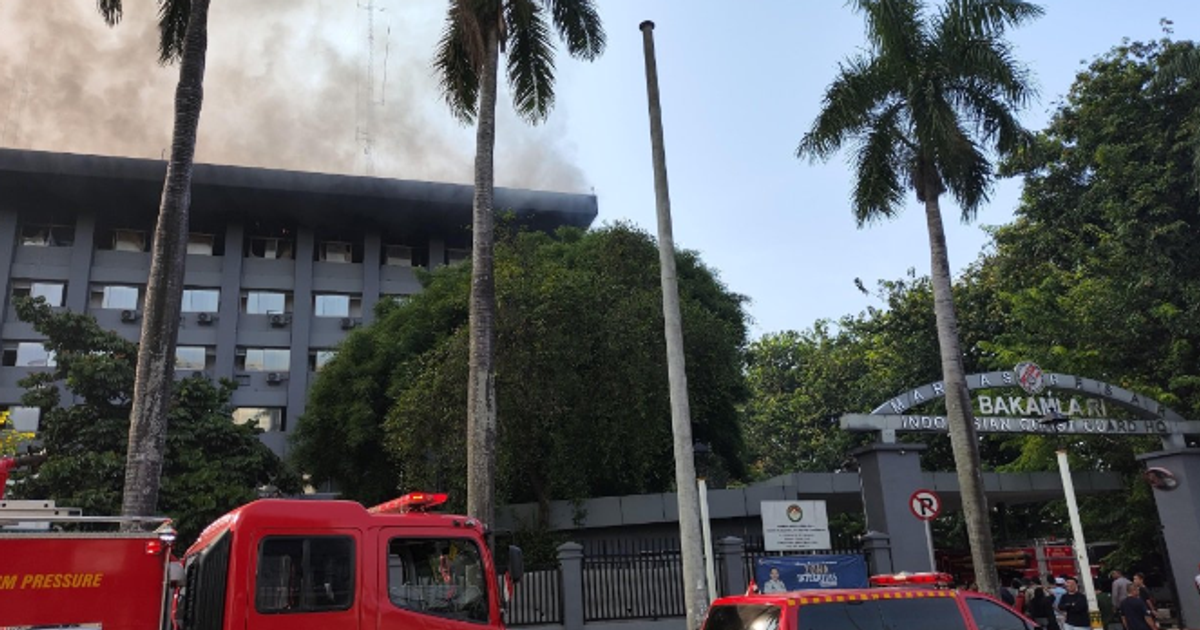Ilustrasi artikel: Kebakaran Hebat di Gedung Bakamla, Api Berkobar di Lantai Atas