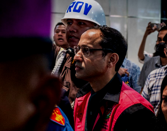 Pengacara menegaskan Nadiem Makarim masih dirawat di rumah sakit, berbeda dengan pernyataan Kejaksaan Agung mengenai kondisi kesehatannya.