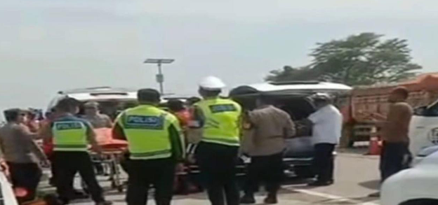 Anak 9 tahun patah tulang dievakuasi dari banjir bandang Aceh Tamiang ke Kapal RS TNI AL untuk mendapat perawatan.