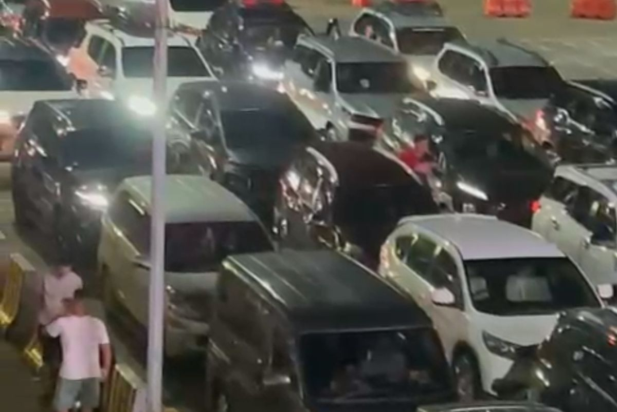 Mudik 2025, Dermaga Eksekutif Pelabuhan Merak Mulai Dipadati Kendaraan Pribadi