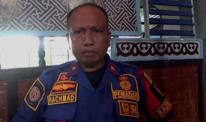 Damkar Palopo Bantu Perempuan Hamil yang Ditinggal Pacar
