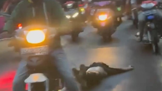 Berikut **excerpt sangat singkat, jelas, SEO-friendly, dan ramah aksesibilitas**: **Polisi menyelidiki kasus mayat pria di Gowa yang disebut pelaku pemerkosaan dan diseret warga keliling kampung. Peristiwa ini memicu kehebohan dan masih ditelusuri kronologinya.**