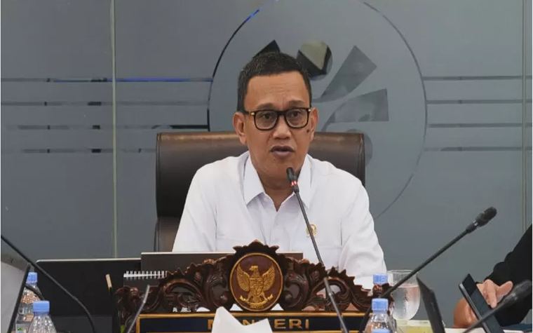 menteri perlindungan pekerja migran indonesia menyuruh masyarakat kerja ke luar negeri