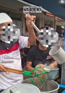 Warung mie babi di Bandung viral karena penjualnya memakai atribut muslim, sehingga menarik perhatian dan memicu rasa penasaran publik