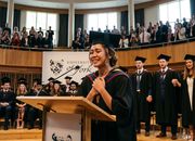 Wisuda Haru Mahasiswa Indonesia Nyanyi Tanah Airku Viral