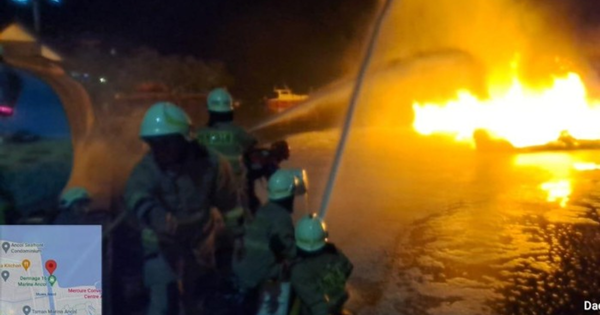 Ilustrasi artikel: Dahsyat! Kapal Terbakar di Dermaga Ancol, Ledakan Hebohkan Warga