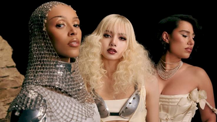 Comeback Menggemparkan! Lisa BLACKPINK rilis lagu baru berkolaborasi dengan Doja Cat & RAYE